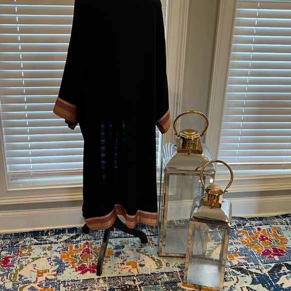 Beautiful black open front kimono with Aztec arm and bottom trim - Picture 9 of 11